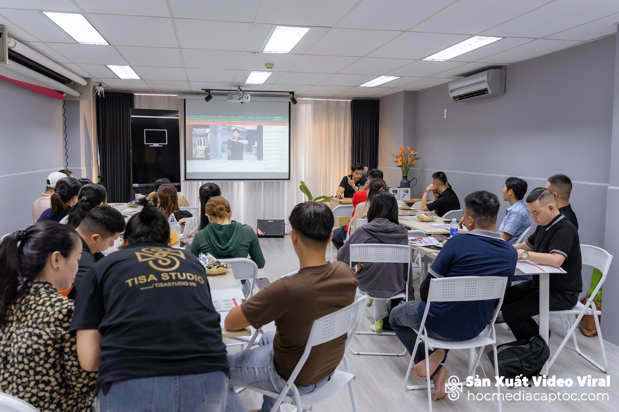 Học Sản Xuất Video Viral