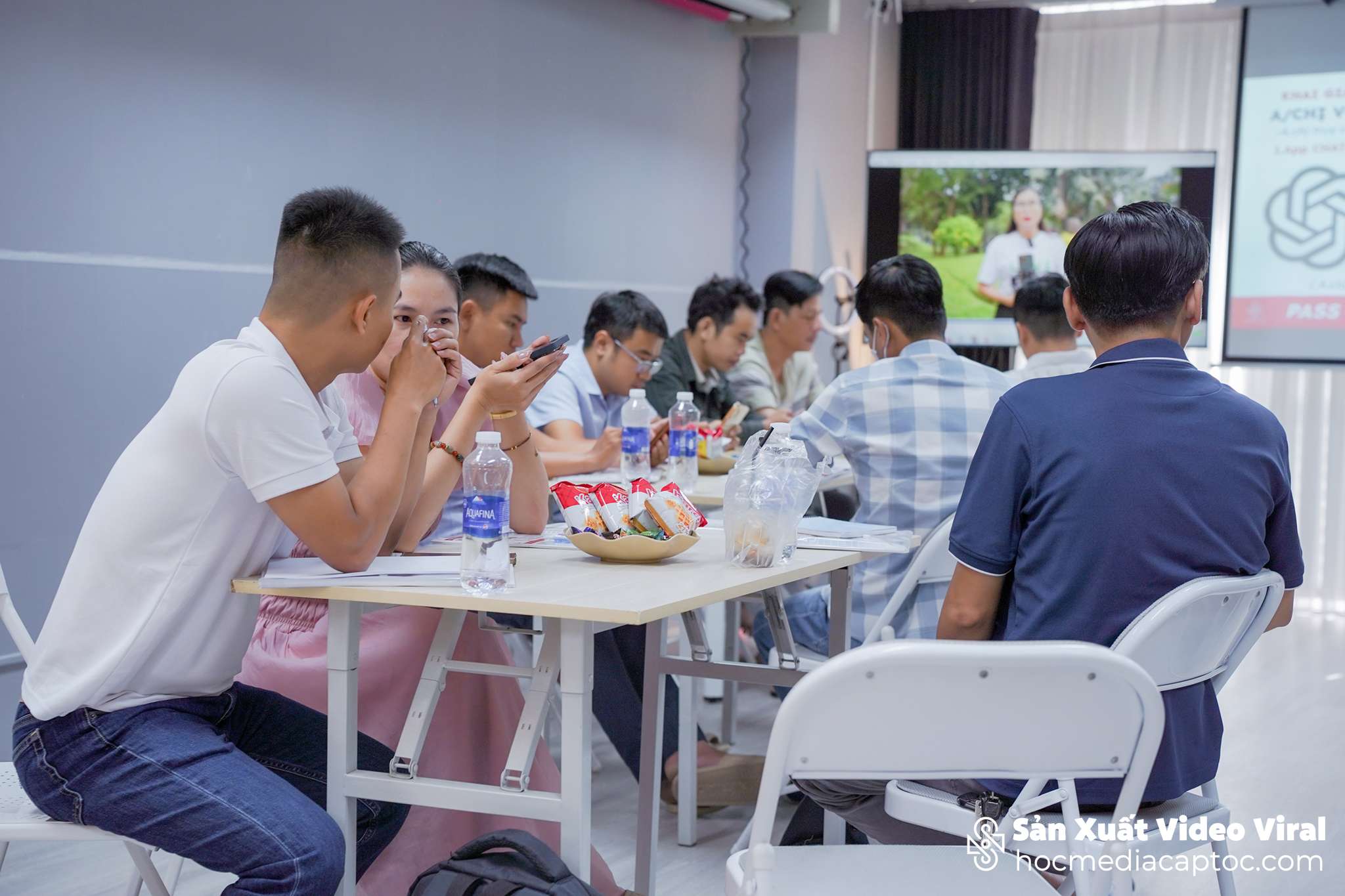 Học quay video ngoại cảnh